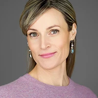 Laura Yates' Professional Headshot