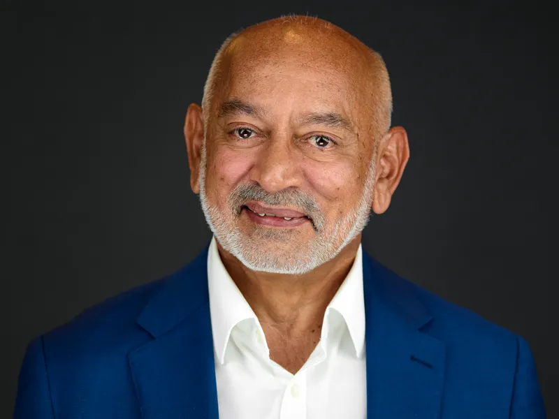 Cornwall business portrait of a bearded man in a white shirt and dark grey blazer